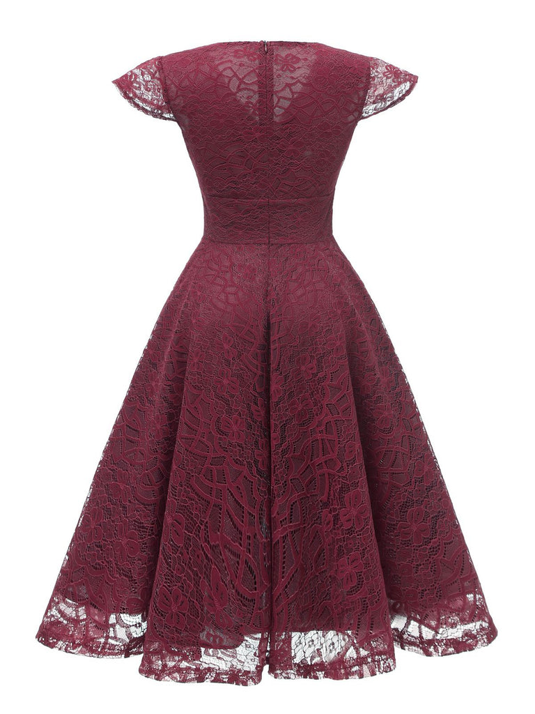 1950s Solides Kleid mit plissiertem V-Ausschnitt aus Spitze